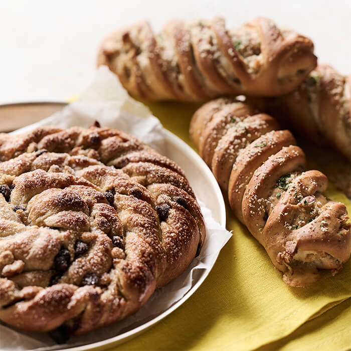 とろーりチーズの焼きカレーパン