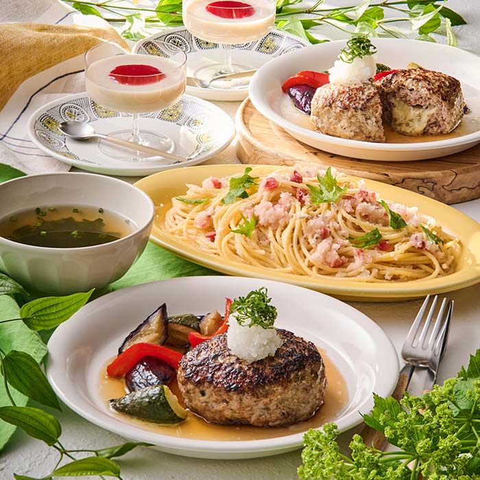 Bメニュー：夏野菜の肉厚バーグ＆新感覚パスタ