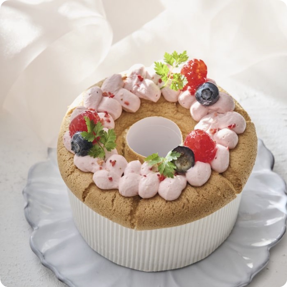ベリークリームの生シフォンケーキ